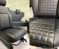 Обивка сидений (не чехлы) черная ткань, центр из ткани на подкладке 10мм с цветной строчкой Ромб, Квадрат для 3-дверной Лада 4х4 (Нива) 21214 с 2020 г.в._8