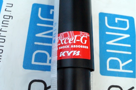 Оригинальные газомасляные амортизаторы передней подвески KYB Excel-G (Каяба) на ВАЗ 2101-2107, Лада Нива 4х4