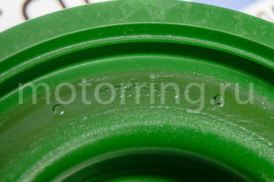 Демпферный шкив коленвала SLON зеленный прорезиненный для 16-клапанных ВАЗ 2110-2112, 2114, Лада Приора, Калина, Гранта