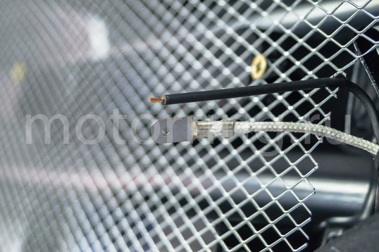 Решетка радиатора в стиле Урбан с сеткой, ДХО и местом под шильдик для Лада Нива 4х4