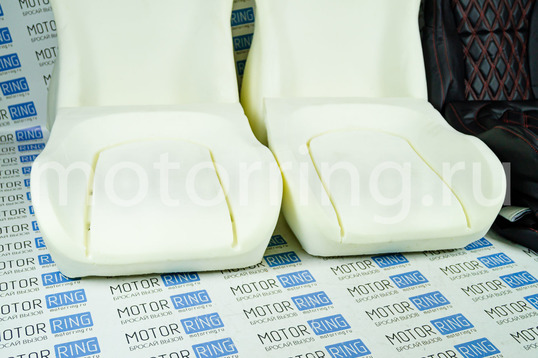 Комплект для сборки сидений Recaro экокожа (центр с перфорацией) с цветной строчкой Ромб/Квадрат для ВАЗ 2108-21099, 2113-2115, 5-дверная Нива 2131