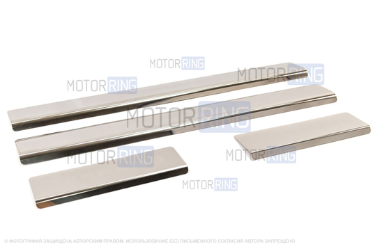 Накладки из нержавеющей стали AutoMax на внутренние пороги с гравировкой названия модели для Ниссан Террано с 2014 г.в._1