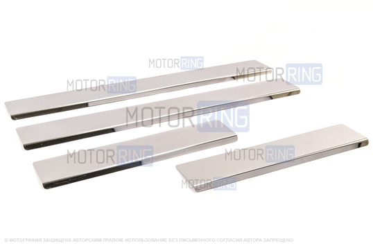 Накладки из нержавеющей стали AutoMax на внутренние пороги с гравировкой названия модели для Рено Сандеро с 2014 г.в._1