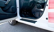 Накладки на внутренние пороги дверей Русская Артель со скотчем для renault sandero 2 2014-2022 г.в., sandero 2 stepway 2014-2022 г.в.