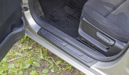 Накладки на внутренние пороги дверей Русская Артель со скотчем для skoda fabia 2 2007-2013 г.в.