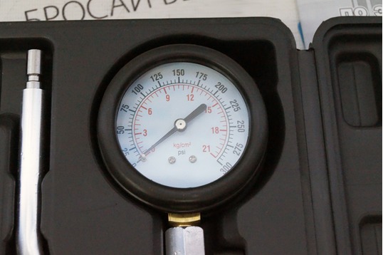Компрессометр бензиновый (набор 8 предметов) «АвтоDело» 40068