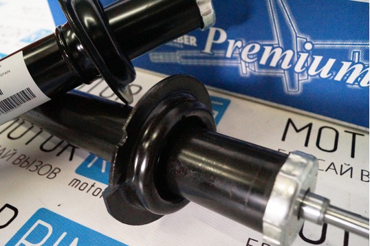 Оригинальные масляные амортизаторы задней подвески KYB Premium (Каяба) для Лада Приора