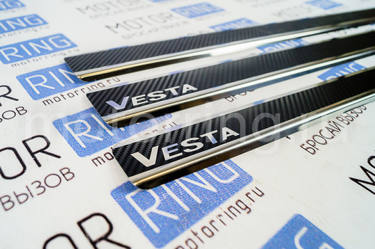 Металлические накладки на внутренние пороги Sheriff карбоновые c надписью Vesta для Лада Веста