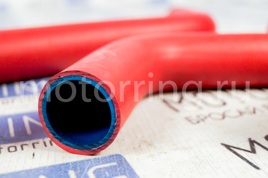 Патрубки медного радиатора армированный каучук красные для карбюраторных ВАЗ 2105, 2107