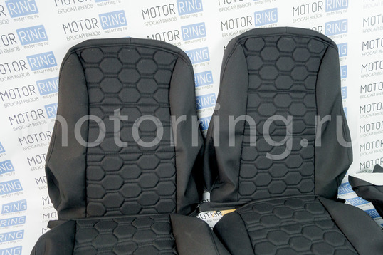 Обивка сидений (не чехлы) черная ткань, центр из ткани на подкладке 10мм с цветной строчкой Соты для ВАЗ 2108-21099, 2113-2115, 5-дверной Лада 4х4 (Нива) 2131