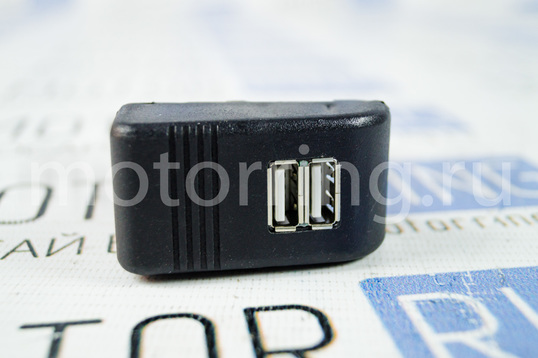 USB зарядное на 2 слота на комбинацию приборов для ВАЗ 2110-2112
