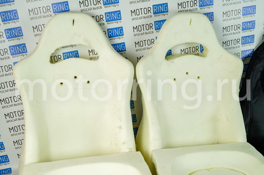 Комплект для сборки сидений Recaro экокожа с алькантарой (цветная строчка Соты) для ВАЗ 2108-21099, 2113-2115, 5-дверная Нива 2131