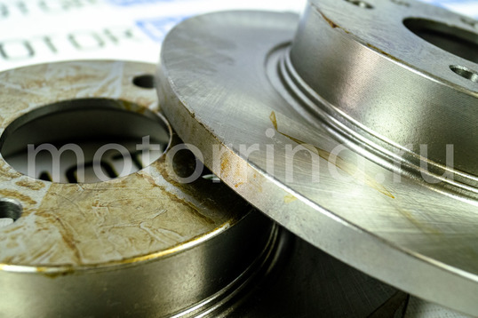 Невентилируемые тормозные диски Allied Nippon 2108 R13 без насечек и перфорации для ВАЗ 2108-21099, 2113-2115