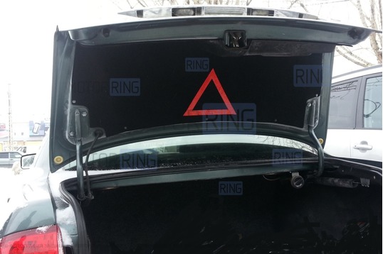 Обивка крышки багажника ворсовая с аварийным знаком для Лада Приора седан