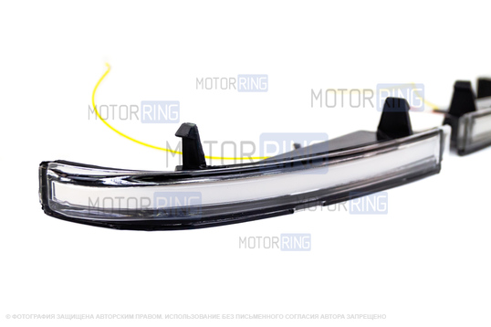 Динамические повторители поворота Лексус Стайл белые матовые с многоцветным миганием в зеркала для Лада Приора 2