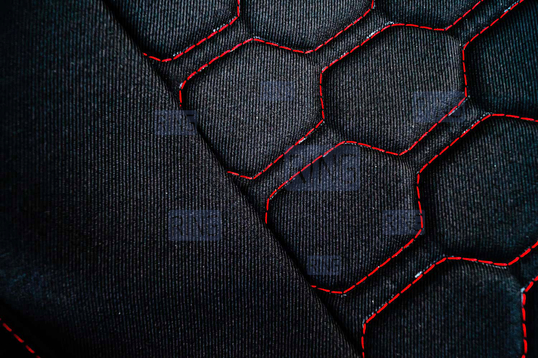 Обивка (не чехлы) сидений Recaro (черная ткань, центр из ткани на подкладке 10мм с цветной строчкой Соты) для ВАЗ 2108-21099, 2113-2115, 5-дверной Нива 2131_1