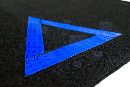 Ворсовая обивка крышки багажника с синим аварийным знаком для Лада Гранта FL седан