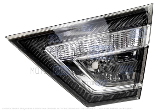 Черный задний правый аналоговый фонарь ML на крышку багажника для Лада Веста_1