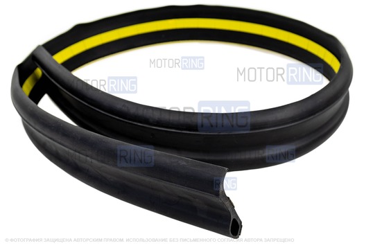 Верхний уплотнитель задней двери (Водослив) со скотчем 3М для Шевроле Нива, Лада Нива Тревел_1