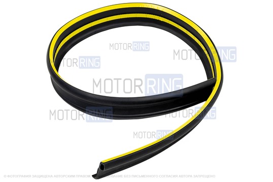 Верхний уплотнитель задней двери (Водослив) со скотчем 3М для Шевроле Нива, Лада Нива Тревел