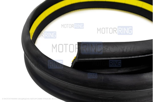 Верхний уплотнитель задней двери (Водослив) со скотчем 3М для Шевроле Нива, Лада Нива Тревел