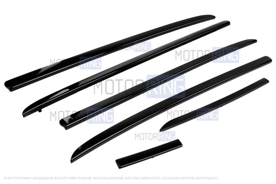 Черные лаковые молдинги обивок дверей (батонов) и панели приборов для Лада Приора 2