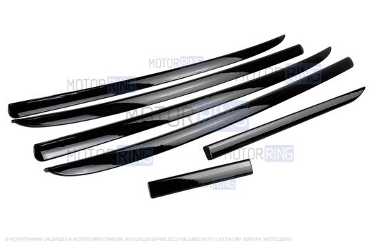 Черные лаковые молдинги обивок дверей (батонов) и панели приборов для Лада Приора 2