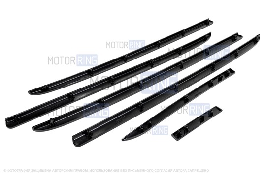 Черные лаковые молдинги обивок дверей (батонов) и панели приборов для Лада Приора 2