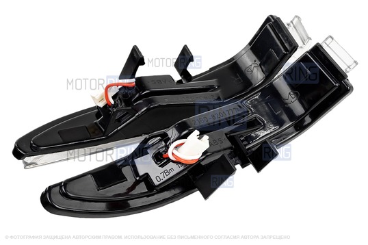 Динамические LED повторители поворотника в стиле Лексус (с секциями) в боковые зеркала образца 2015 года для Лада Веста