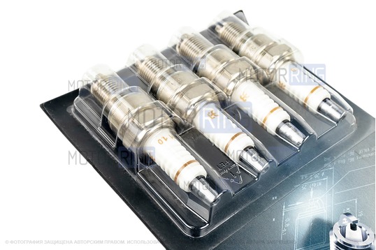 Комплект 3-контактных свечей зажигания для 8 кл ВАЗ