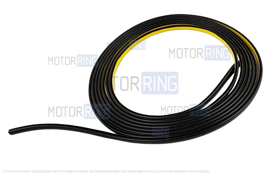 Универсальный укплотнитель РКИ-Омега 6 метров черный со скотчем по внутренней части_1