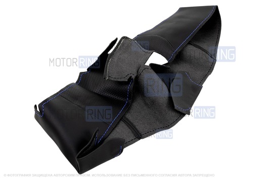 Кожаная оплетка руля Sal-Man анатомической формы с синей строчкой для Лада Гранта