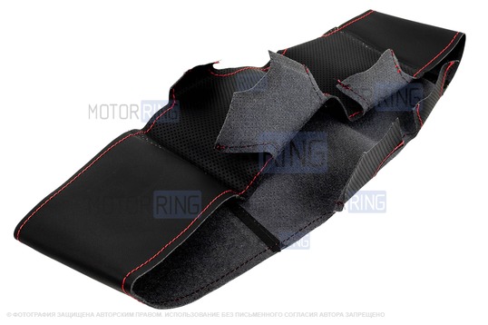 Кожаная оплетка руля 1118 Sal-Man анатомической формы с красной строчкой для Лада Калина, Приора