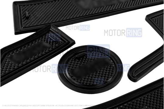 Комплект силиконовых черных ковриков панели приборов и консоли для Лада Веста 2015-2022 годов