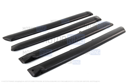 Обивка дверей образца 2105 из экокожи на пластиковой основе с накладками (батонами) для ВАЗ 2101-2107