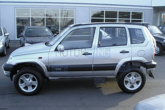 Декоративные накладки узкие квадратные неокрашенные на арки для Шевроле Нива, Лада Нива 2123