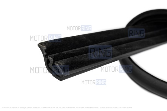 Уплотнитель опускного стекла БРТ передней двери нижний правый для ВАЗ 2109, 21099, 2115