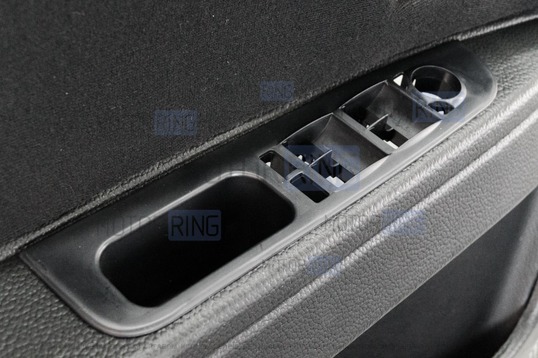 Заводские обивки дверей нового образца на Лада Приора