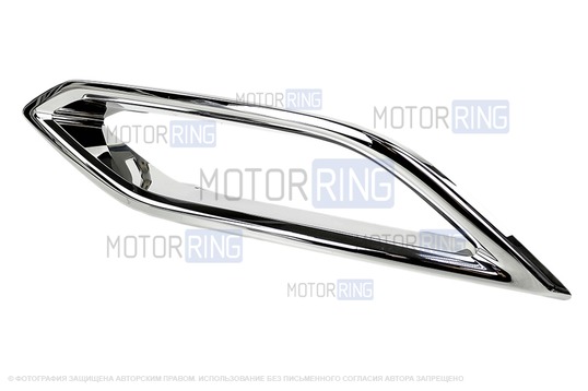 Правая накладка-вставка имитация двойного выхлопа для Лада Веста NG