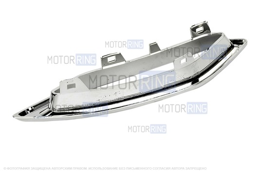 Правая накладка-вставка имитация двойного выхлопа для Лада Веста NG