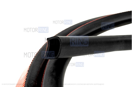 Универсальный увеличенный D-образный уплотнитель капота Деталиус длиной 3 метра для Лада и иномарок