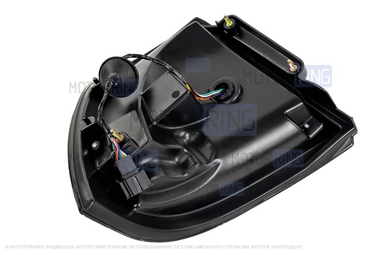 Задний правый тонированный светодиодный фонарь ML в стиле Мерседес АМГ для Лада Приора