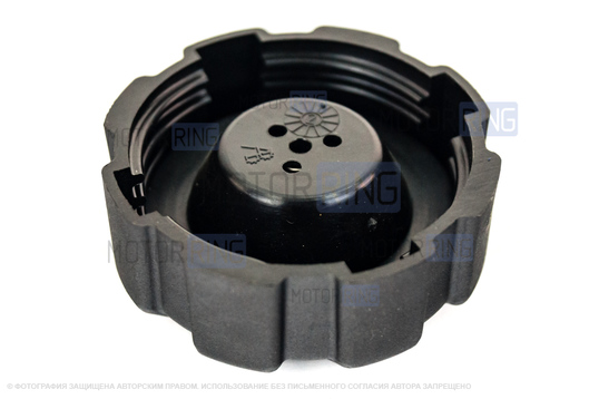 Расширительный бачок (2 штуцера) с крышкой образца 2108 для Лада Приора без кондиционера