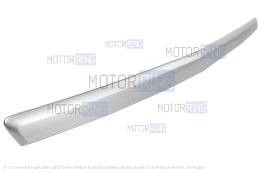 Окрашенная накладка (сабля) на капот для Лада Приора