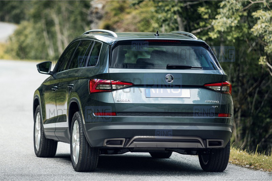 Серебристый диффузор заднего бампера с имитацией двойного выхлопа в серебристом обрамлении для Skoda Kodiaq