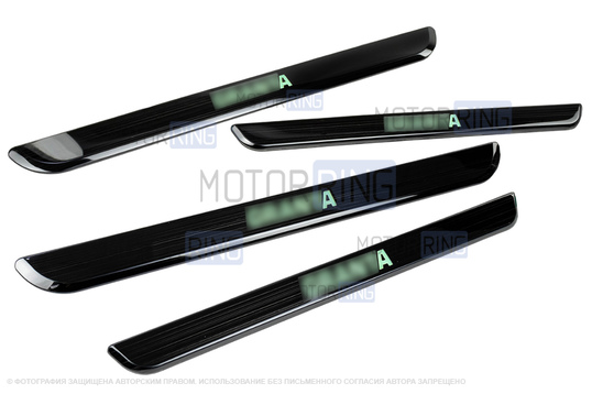 Черные лаковые накладки внутренних порогов Sal-Man с указанием модели (зеленая подсветка) для Лада Гранта, Гранта FL_1