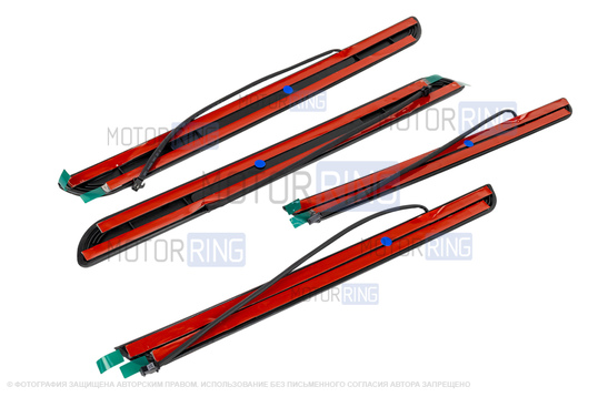 Черные лаковые накладки внутренних порогов Sal-Man с указанием модели (зеленая подсветка) для Лада Гранта, Гранта FL