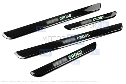 Черные лаковые накладки внутренних порогов Sal-Man с указанием модели (зеленая подсветка) для Лада Веста Кросс, Веста NG Кросс_1