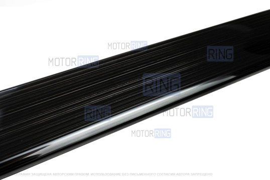 Черные лаковые накладки внутренних порогов Sal-Man с указанием модели (зеленая подсветка) для 3-дверной Лада 4х4, Нива Легенд