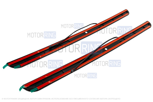 Черные лаковые накладки внутренних порогов Sal-Man с указанием модели (зеленая подсветка) для 3-дверной Лада 4х4, Нива Легенд